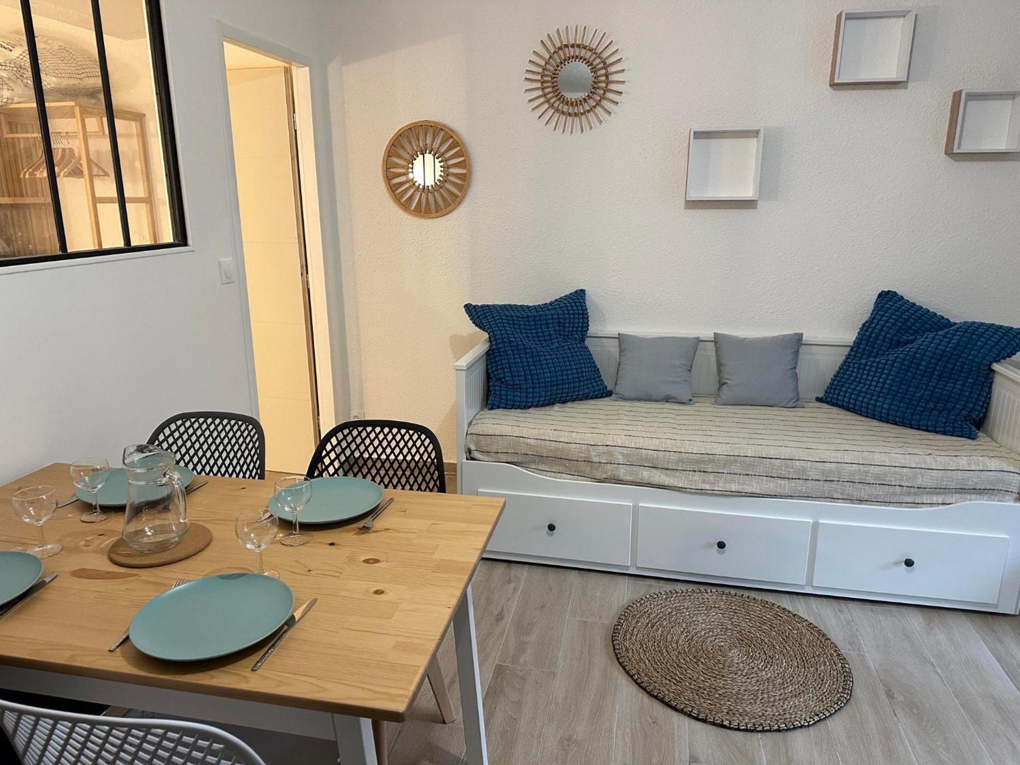 Appartement Climatise Avec Chambre Et Parking Privatif Locations Vld Camargue 생트마리들라메르 외부 사진