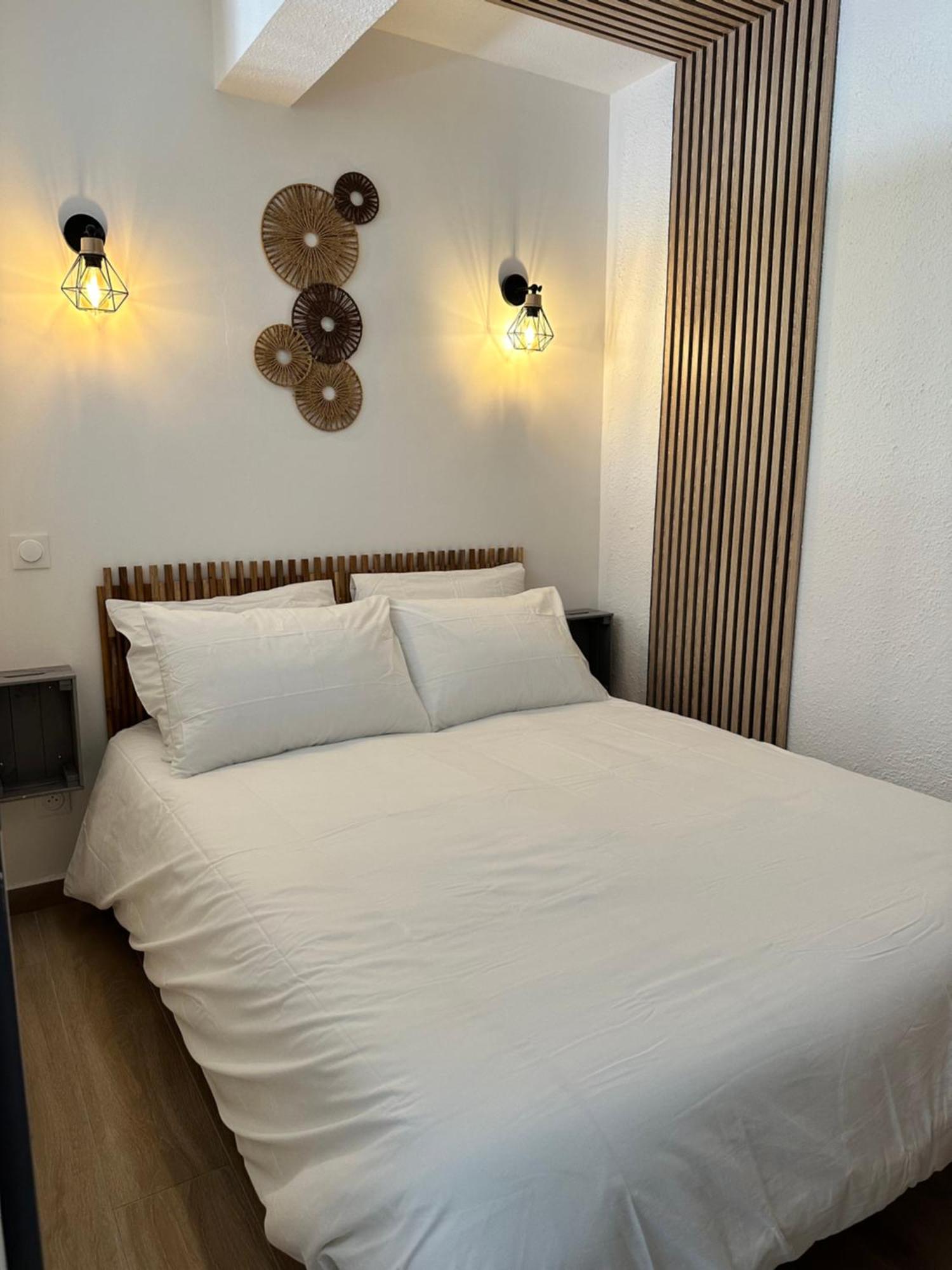 Appartement Climatise Avec Chambre Et Parking Privatif Locations Vld Camargue 생트마리들라메르 외부 사진
