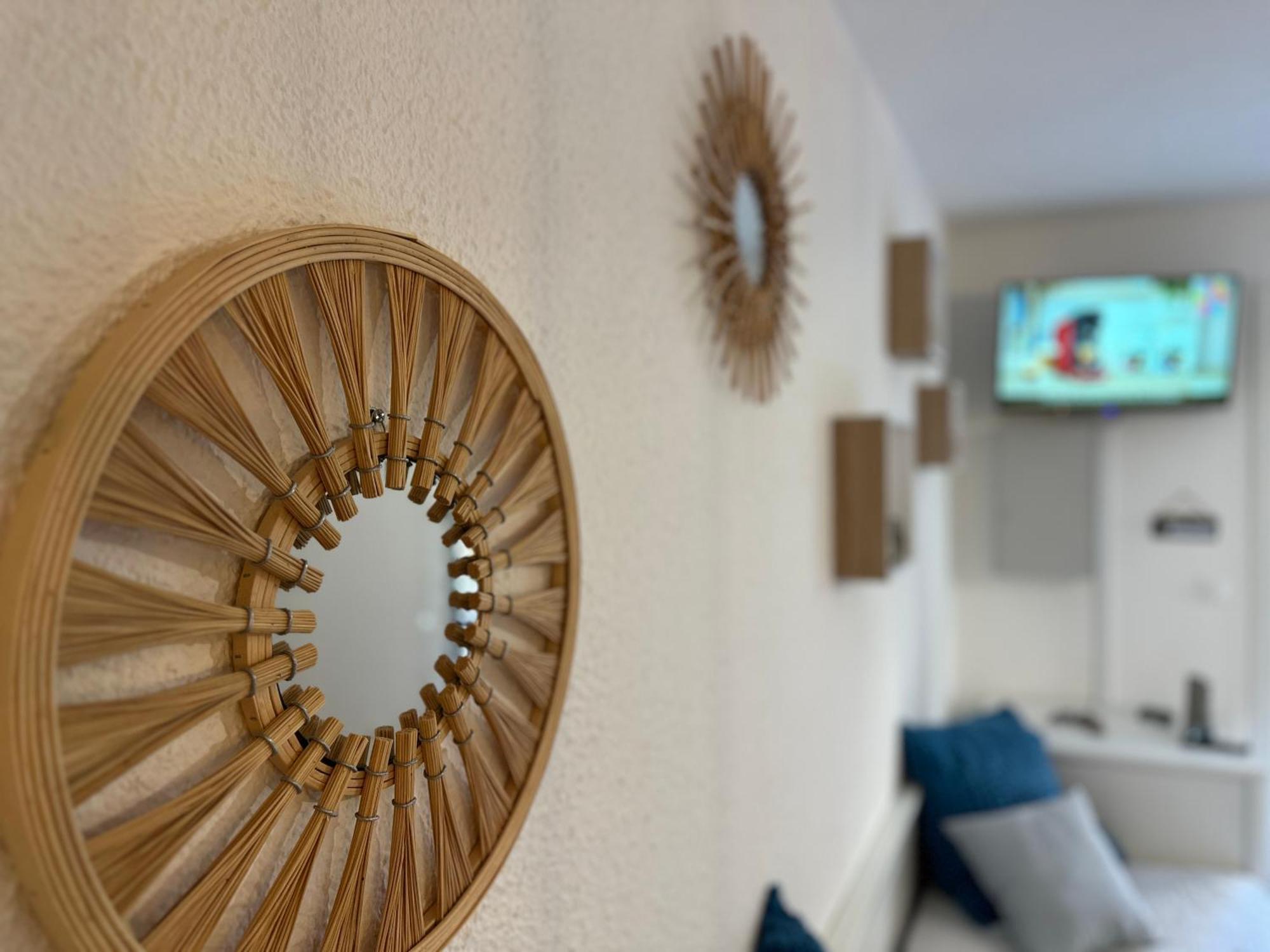 Appartement Climatise Avec Chambre Et Parking Privatif Locations Vld Camargue 생트마리들라메르 외부 사진