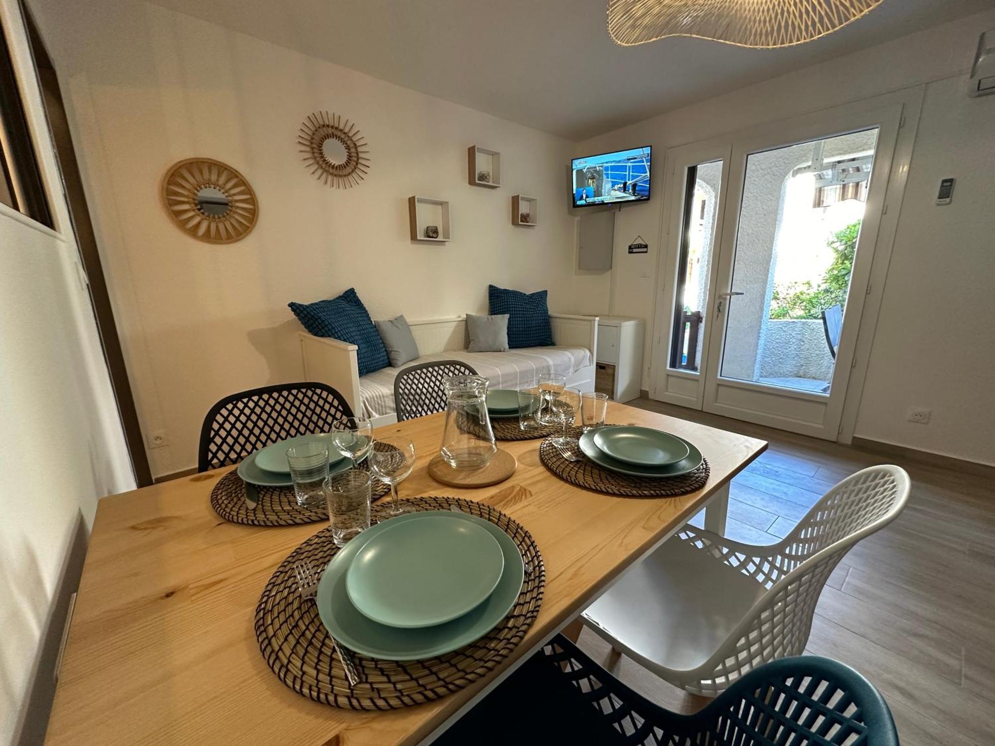Appartement Climatise Avec Chambre Et Parking Privatif Locations Vld Camargue 생트마리들라메르 외부 사진